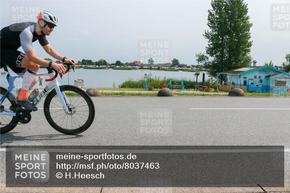 21.06.2025 - 27. Vierlanden-Triathlon H.Heesch http://msf.ph/oto/8037463 15.06.2025 11:47:16 Radfahren 717, 787 meine-sportfotos.de