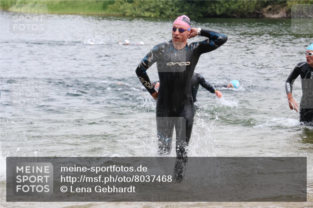 21.06.2025 - 27. Vierlanden-Triathlon Lena Gebhardt http://msf.ph/oto/8037468 15.06.2025 12:06:21 Schwimmen 1014, 1015, 1019, 1020, 1022, 1023 meine-sportfotos.de