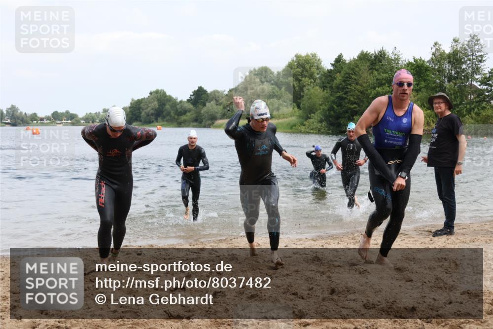 21.06.2025 - 27. Vierlanden-Triathlon Lena Gebhardt http://msf.ph/oto/8037482 15.06.2025 12:06:24 Schwimmen 1014, 1015, 1016, 1017, 1019, 1020, 1021, 1022, 1023 meine-sportfotos.de