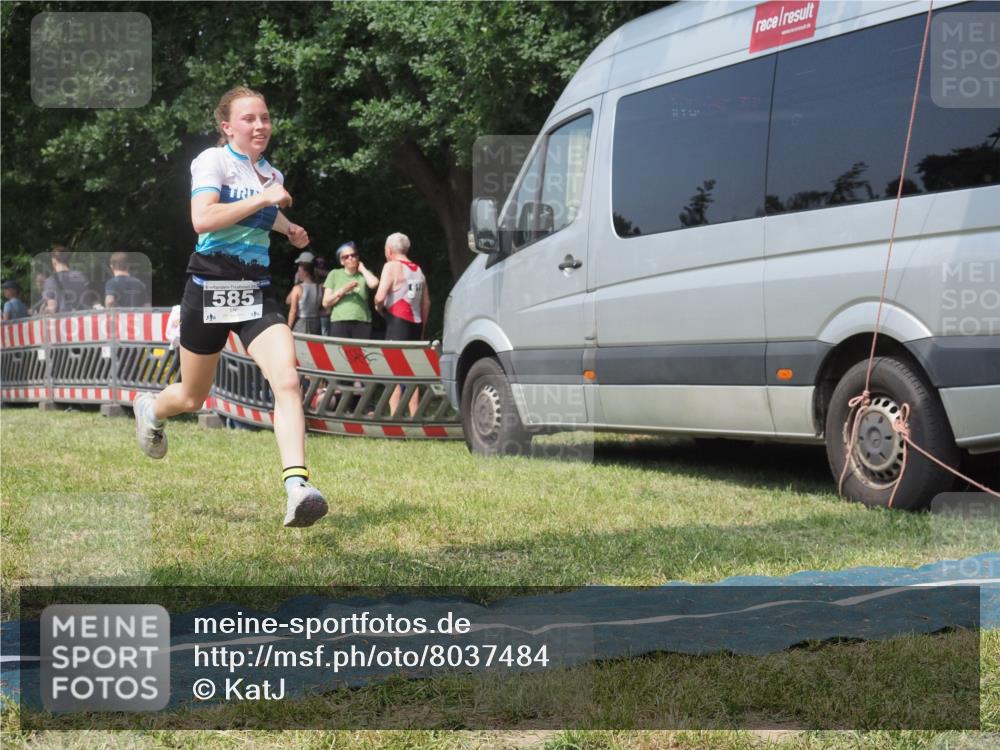 15.06.2025 - 27. Vierlanden-Triathlon KatJ http://msf.ph/oto/8037484 15.06.2025 11:28:08 Schwimmen  meine-sportfotos.de