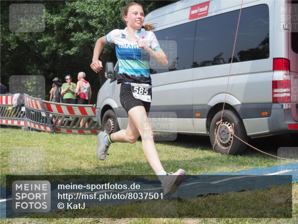 15.06.2025 - 27. Vierlanden-Triathlon KatJ http://msf.ph/oto/8037501 15.06.2025 11:28:08 Schwimmen  meine-sportfotos.de
