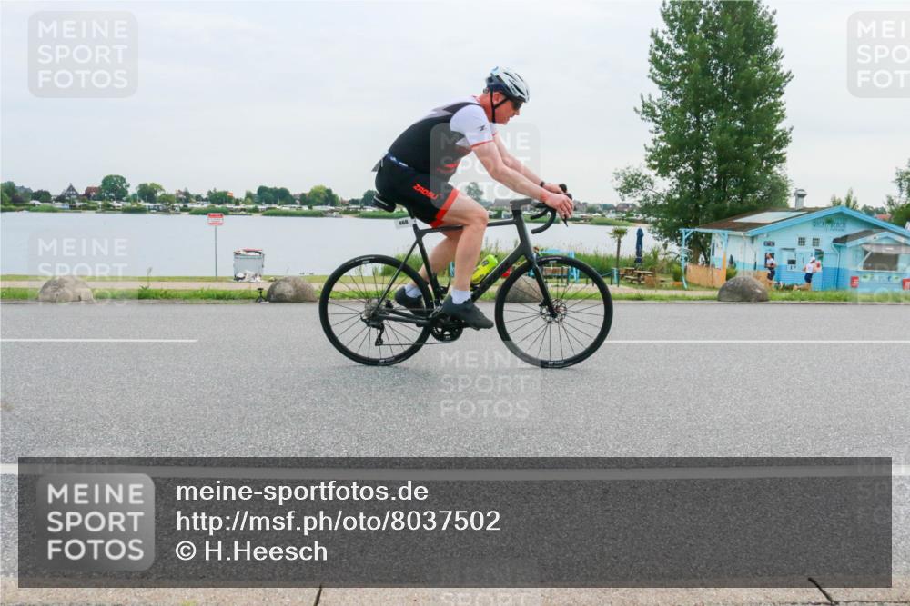 15.06.2025 - 27. Vierlanden-Triathlon H.Heesch http://msf.ph/oto/8037502 15.06.2025 10:52:25 Radfahren 269, 431, 468 meine-sportfotos.de
