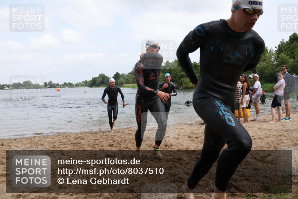 21.06.2025 - 27. Vierlanden-Triathlon Lena Gebhardt http://msf.ph/oto/8037510 15.06.2025 12:06:26 Schwimmen 1014, 1015, 1016, 1017, 1019, 1020, 1021, 1022, 1023 meine-sportfotos.de