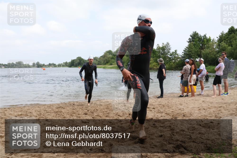 21.06.2025 - 27. Vierlanden-Triathlon Lena Gebhardt http://msf.ph/oto/8037517 15.06.2025 12:06:26 Schwimmen 1014, 1015, 1016, 1017, 1019, 1020, 1021, 1022, 1023 meine-sportfotos.de