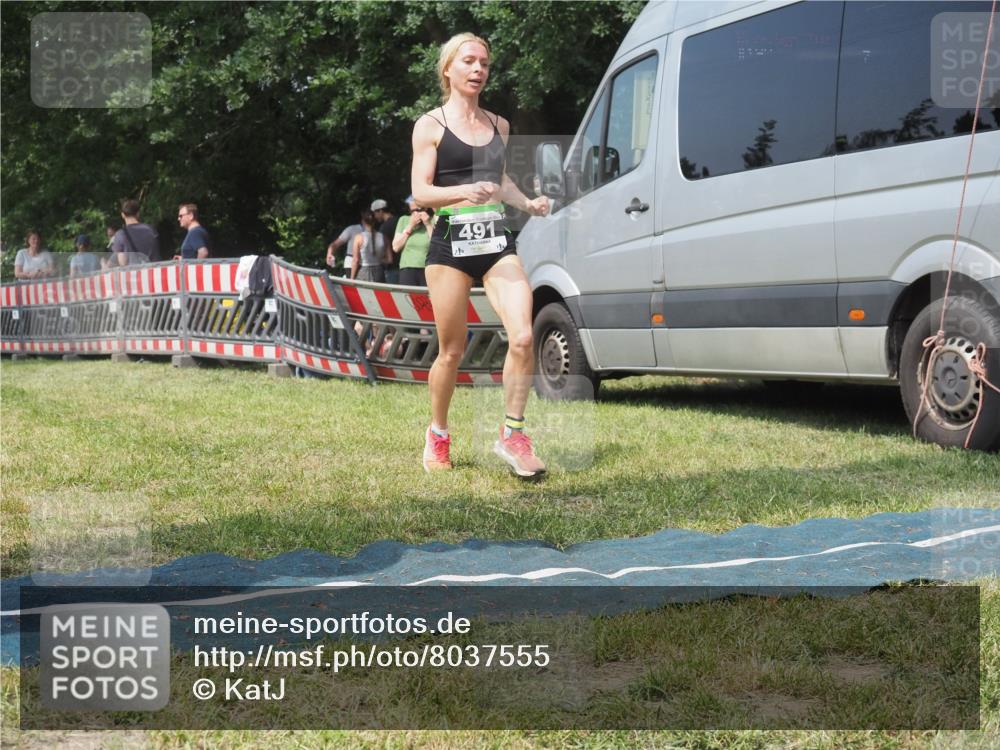 15.06.2025 - 27. Vierlanden-Triathlon KatJ http://msf.ph/oto/8037555 15.06.2025 11:28:10 Schwimmen  meine-sportfotos.de