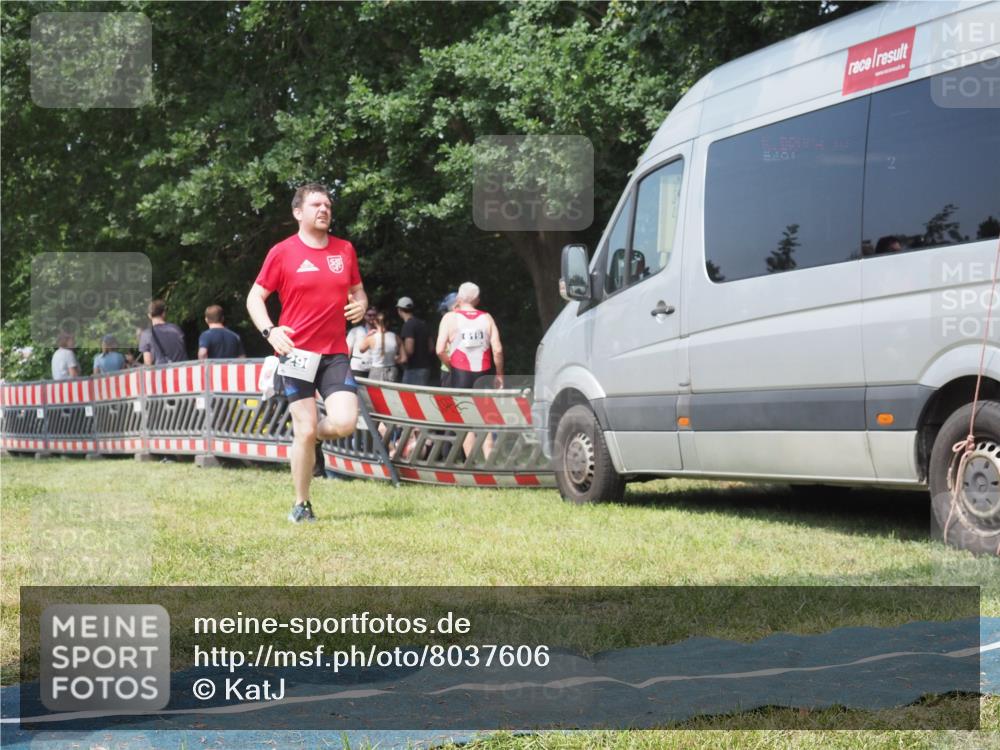 15.06.2025 - 27. Vierlanden-Triathlon KatJ http://msf.ph/oto/8037606 15.06.2025 11:28:23 Schwimmen 883 meine-sportfotos.de