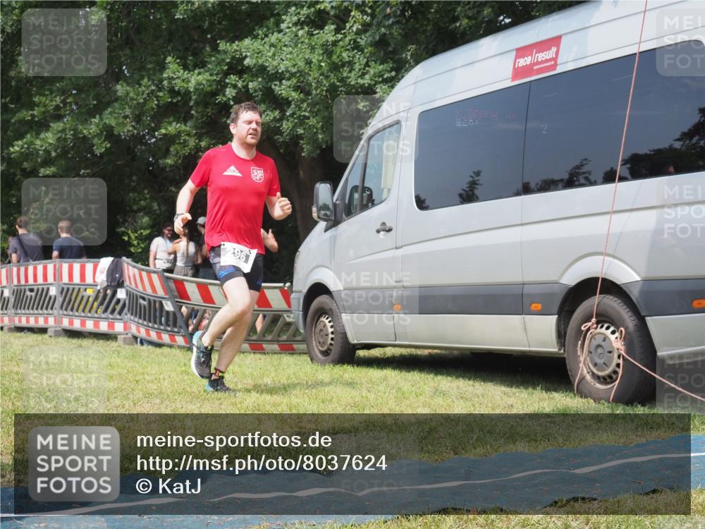 15.06.2025 - 27. Vierlanden-Triathlon KatJ http://msf.ph/oto/8037624 15.06.2025 11:28:23 Schwimmen 883 meine-sportfotos.de