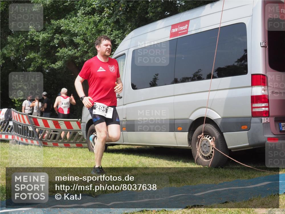 15.06.2025 - 27. Vierlanden-Triathlon KatJ http://msf.ph/oto/8037638 15.06.2025 11:28:24 Schwimmen 883 meine-sportfotos.de