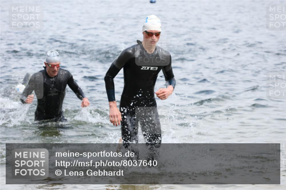 21.06.2025 - 27. Vierlanden-Triathlon Lena Gebhardt http://msf.ph/oto/8037640 15.06.2025 12:06:50 Schwimmen 1024, 1025, 1026, 1027 meine-sportfotos.de