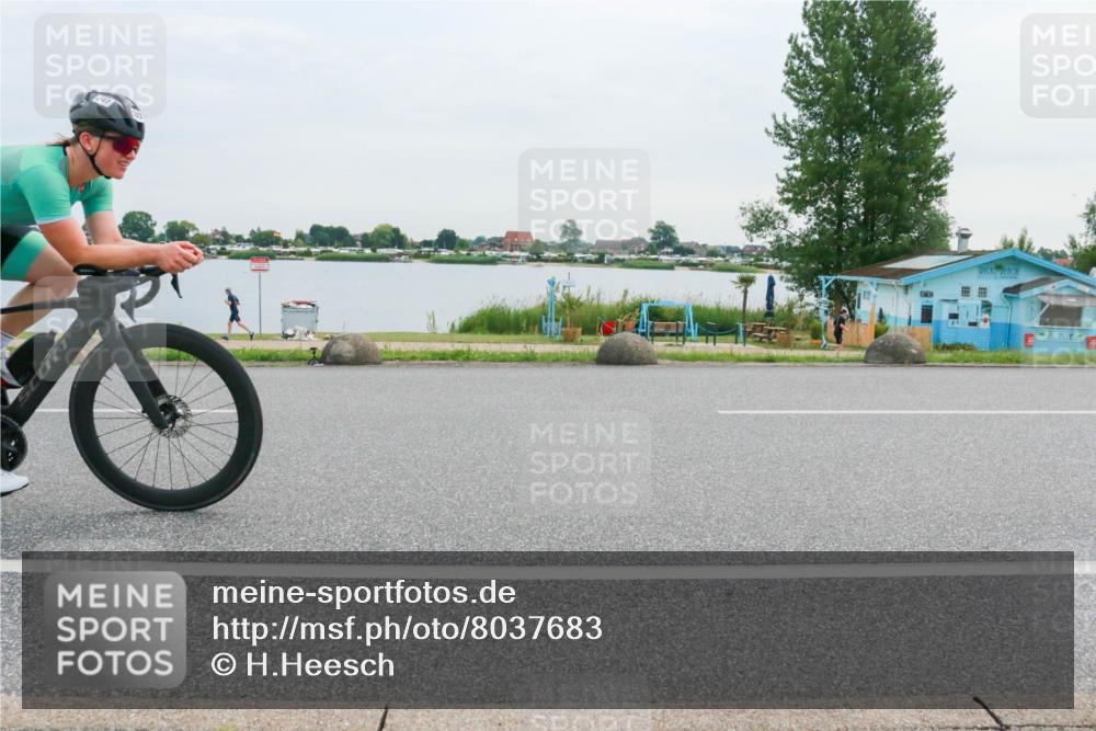15.06.2025 - 27. Vierlanden-Triathlon H.Heesch http://msf.ph/oto/8037683 15.06.2025 10:53:09 Radfahren 247, 391, 399, 587 meine-sportfotos.de