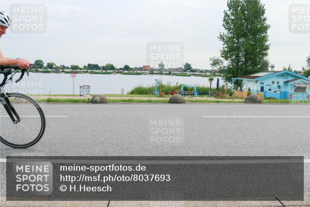 15.06.2025 - 27. Vierlanden-Triathlon H.Heesch http://msf.ph/oto/8037693 15.06.2025 10:53:13 Radfahren 247, 391, 587, 609 meine-sportfotos.de