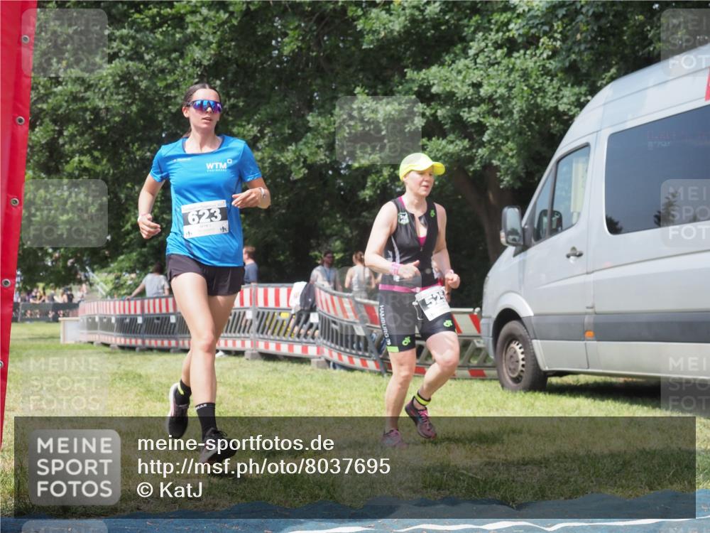15.06.2025 - 27. Vierlanden-Triathlon KatJ http://msf.ph/oto/8037695 15.06.2025 11:29:00 Schwimmen  meine-sportfotos.de