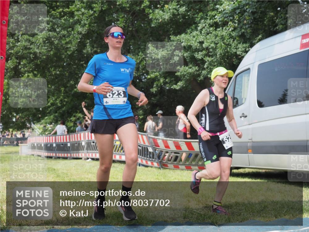 15.06.2025 - 27. Vierlanden-Triathlon KatJ http://msf.ph/oto/8037702 15.06.2025 11:29:00 Schwimmen  meine-sportfotos.de