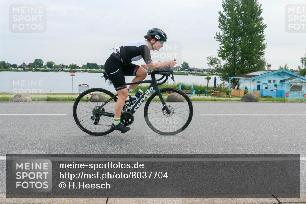 15.06.2025 - 27. Vierlanden-Triathlon H.Heesch http://msf.ph/oto/8037704 15.06.2025 10:53:16 Radfahren 391, 609 meine-sportfotos.de