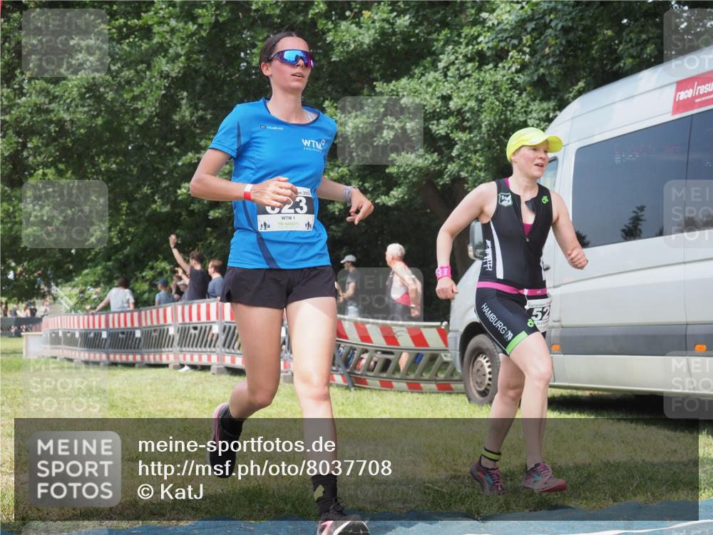 15.06.2025 - 27. Vierlanden-Triathlon KatJ http://msf.ph/oto/8037708 15.06.2025 11:29:00 Schwimmen  meine-sportfotos.de