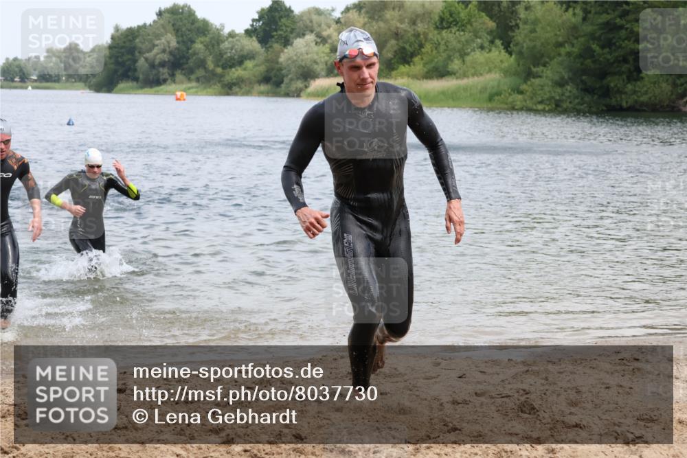 21.06.2025 - 27. Vierlanden-Triathlon Lena Gebhardt http://msf.ph/oto/8037730 15.06.2025 12:06:56 Schwimmen 1024, 1025, 1026, 1027 meine-sportfotos.de