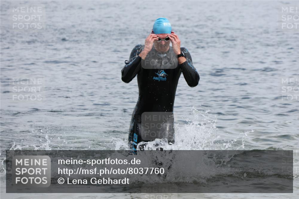 21.06.2025 - 27. Vierlanden-Triathlon Lena Gebhardt http://msf.ph/oto/8037760 15.06.2025 12:07:04 Schwimmen 1018, 1024, 1025, 1026, 1027 meine-sportfotos.de