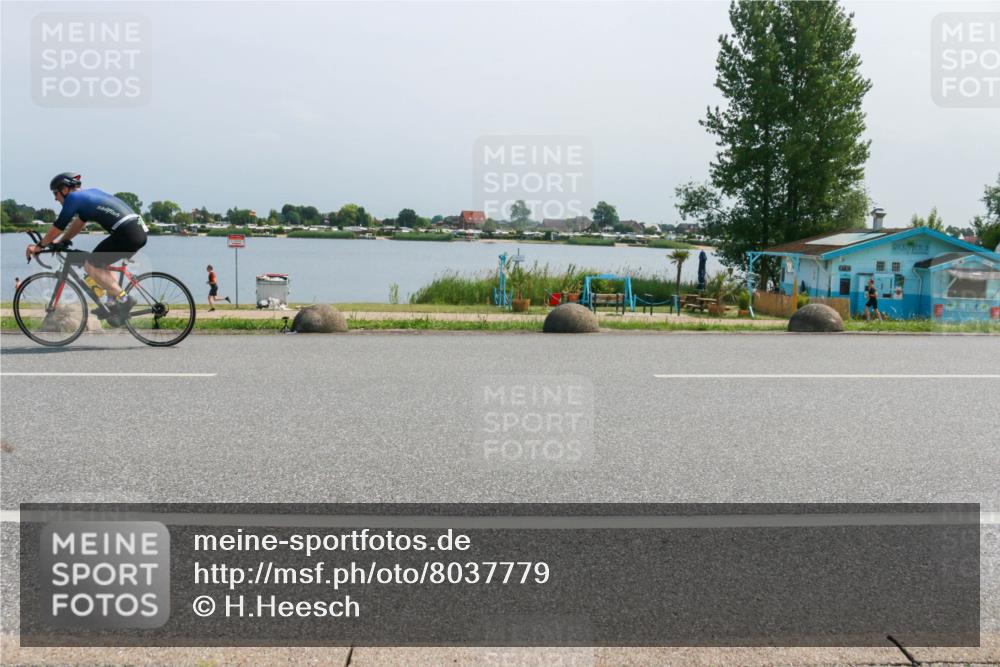 21.06.2025 - 27. Vierlanden-Triathlon H.Heesch http://msf.ph/oto/8037779 15.06.2025 11:47:34 Radfahren 649, 934 meine-sportfotos.de