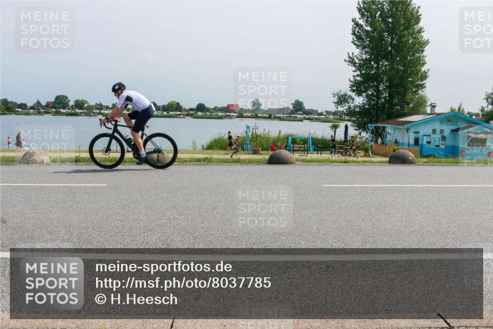 21.06.2025 - 27. Vierlanden-Triathlon H.Heesch http://msf.ph/oto/8037785 15.06.2025 11:47:40 Radfahren 649, 709, 847 meine-sportfotos.de