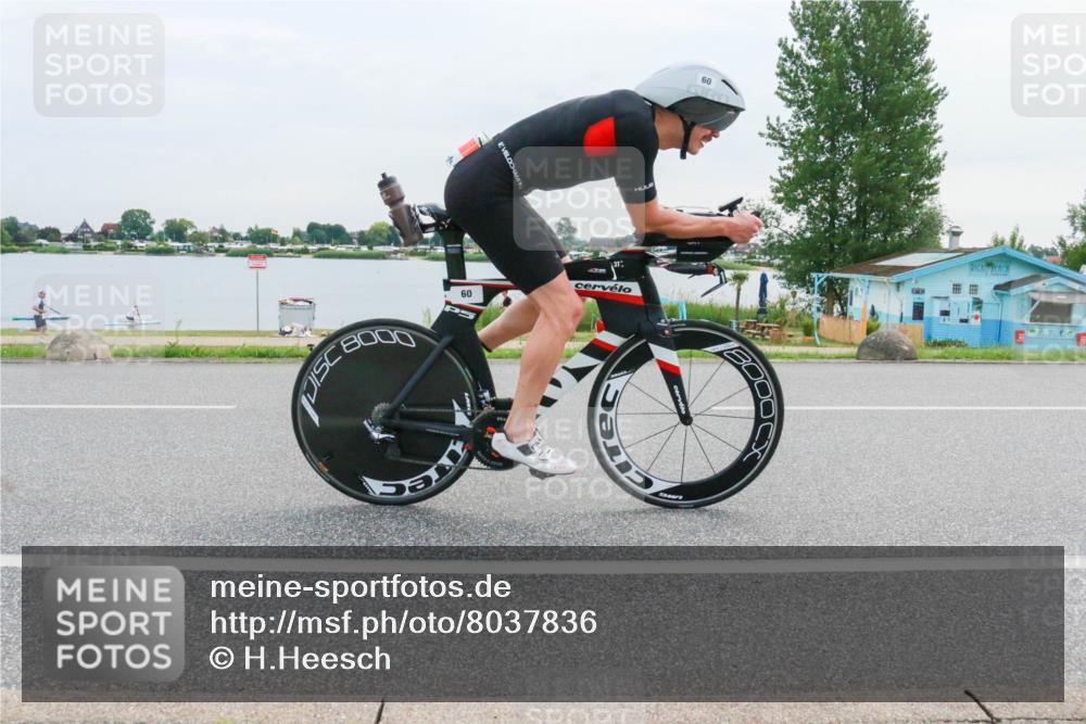 15.06.2025 - 27. Vierlanden-Triathlon H.Heesch http://msf.ph/oto/8037836 15.06.2025 10:53:48 Radfahren 60, 525 meine-sportfotos.de