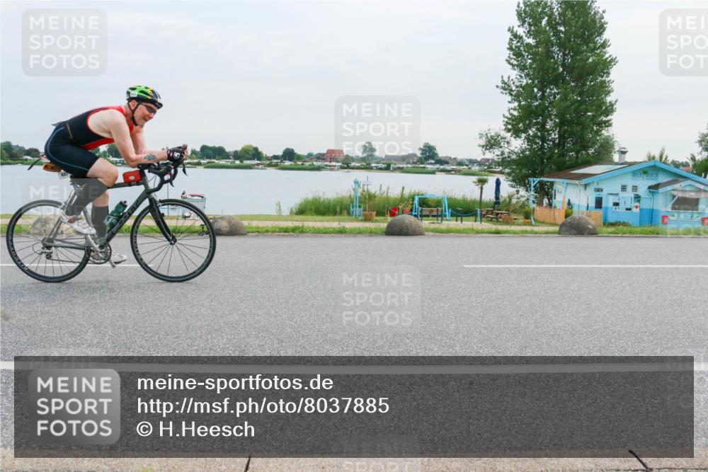 15.06.2025 - 27. Vierlanden-Triathlon H.Heesch http://msf.ph/oto/8037885 15.06.2025 10:54:05 Radfahren 69, 85, 157, 362, 509, 565, 622 meine-sportfotos.de