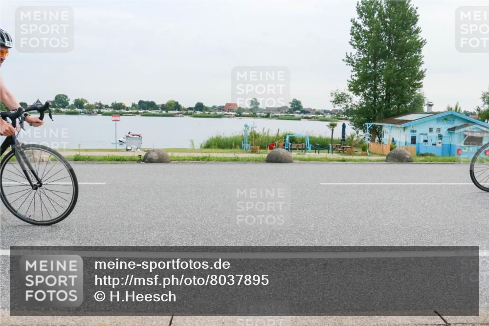 15.06.2025 - 27. Vierlanden-Triathlon H.Heesch http://msf.ph/oto/8037895 15.06.2025 10:54:06 Radfahren 69, 85, 362, 509, 565, 622, 631 meine-sportfotos.de