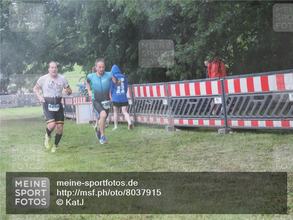 21.06.2025 - 27. Vierlanden-Triathlon KatJ http://msf.ph/oto/8037915 15.06.2025 14:19:34 Ziel 1198, 1200, 1265, 1303 meine-sportfotos.de
