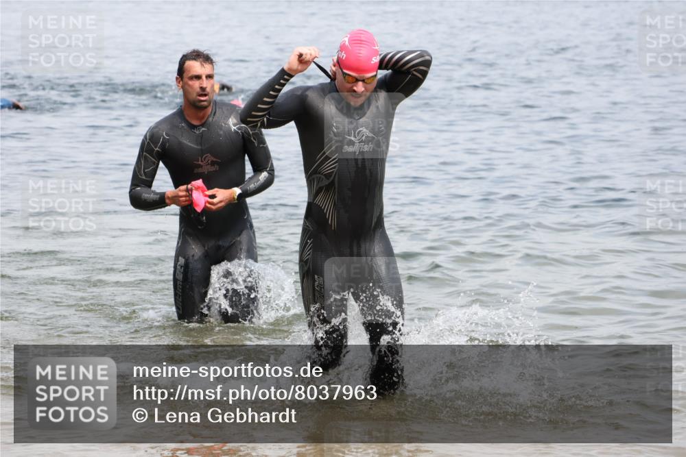 21.06.2025 - 27. Vierlanden-Triathlon Lena Gebhardt http://msf.ph/oto/8037963 15.06.2025 12:08:56 Schwimmen 1032, 1033, 1034, 1035, 1036, 1037, 1038 meine-sportfotos.de
