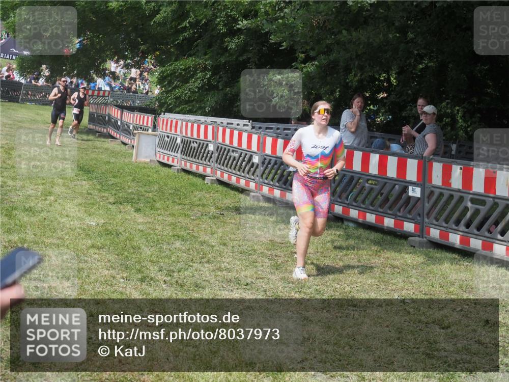 15.06.2025 - 27. Vierlanden-Triathlon KatJ http://msf.ph/oto/8037973 15.06.2025 11:31:09 Schwimmen  meine-sportfotos.de