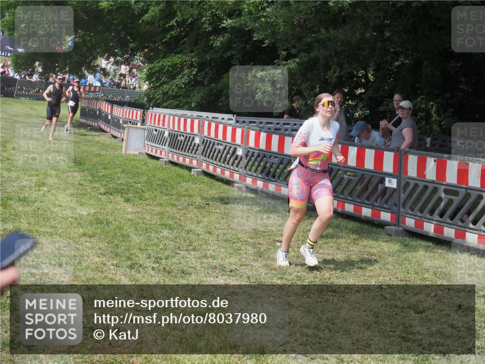 15.06.2025 - 27. Vierlanden-Triathlon KatJ http://msf.ph/oto/8037980 15.06.2025 11:31:09 Schwimmen  meine-sportfotos.de