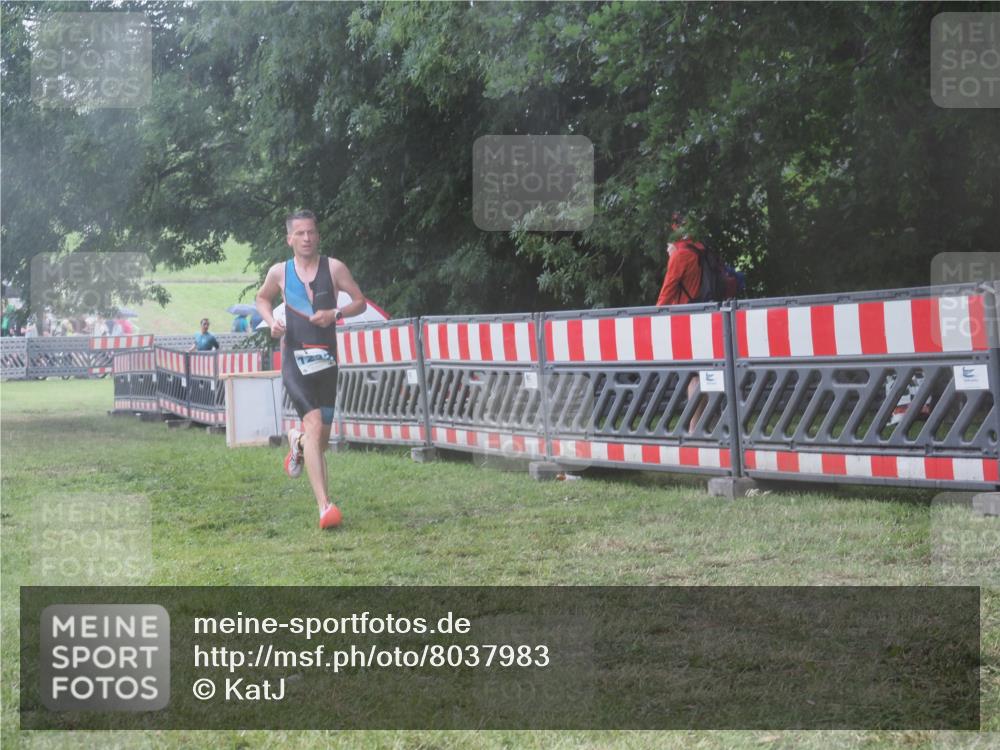 21.06.2025 - 27. Vierlanden-Triathlon KatJ http://msf.ph/oto/8037983 15.06.2025 14:19:55 Ziel 1232, 1310 meine-sportfotos.de