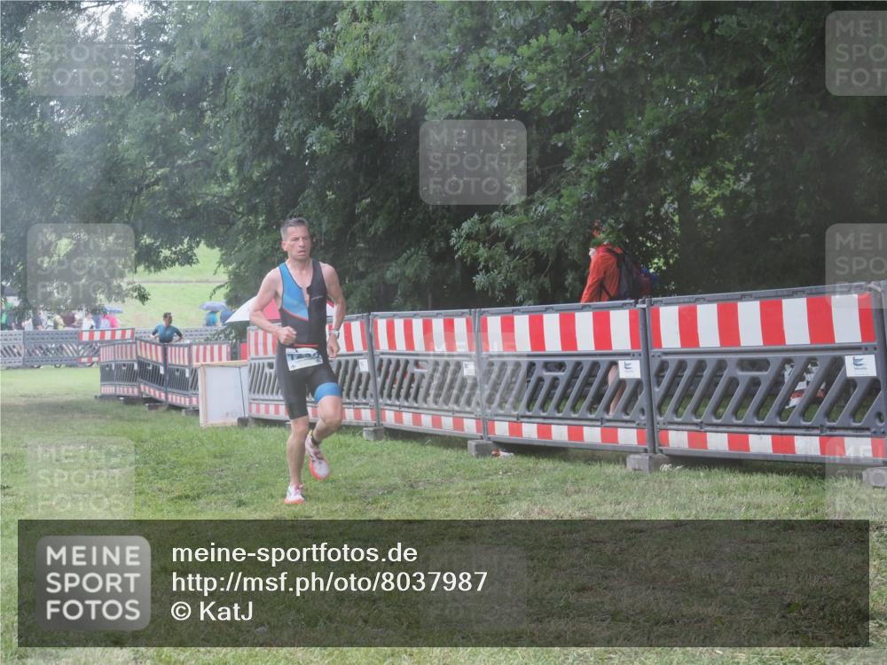 21.06.2025 - 27. Vierlanden-Triathlon KatJ http://msf.ph/oto/8037987 15.06.2025 14:19:55 Ziel 1232, 1310 meine-sportfotos.de