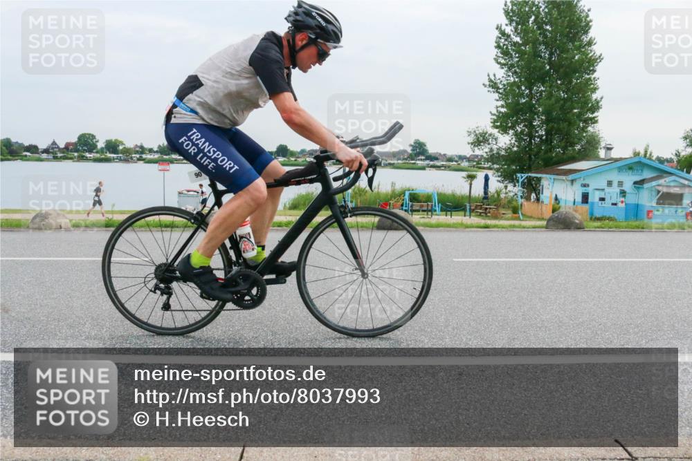 15.06.2025 - 27. Vierlanden-Triathlon H.Heesch http://msf.ph/oto/8037993 15.06.2025 10:54:45 Radfahren 90 meine-sportfotos.de