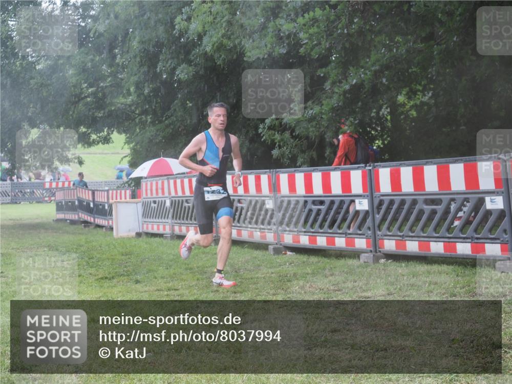 21.06.2025 - 27. Vierlanden-Triathlon KatJ http://msf.ph/oto/8037994 15.06.2025 14:19:55 Ziel 1232, 1310 meine-sportfotos.de