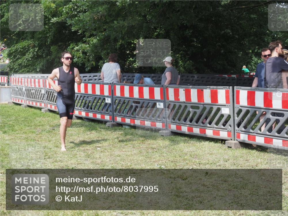 15.06.2025 - 27. Vierlanden-Triathlon KatJ http://msf.ph/oto/8037995 15.06.2025 11:31:14 Schwimmen  meine-sportfotos.de