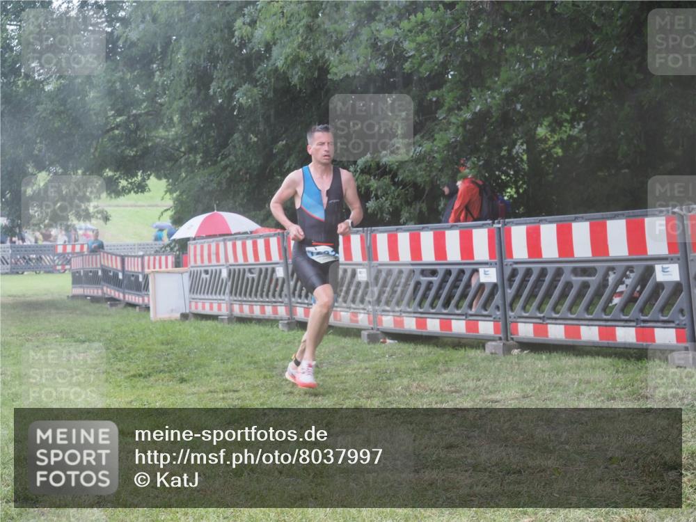 21.06.2025 - 27. Vierlanden-Triathlon KatJ http://msf.ph/oto/8037997 15.06.2025 14:19:55 Ziel 1232, 1310 meine-sportfotos.de