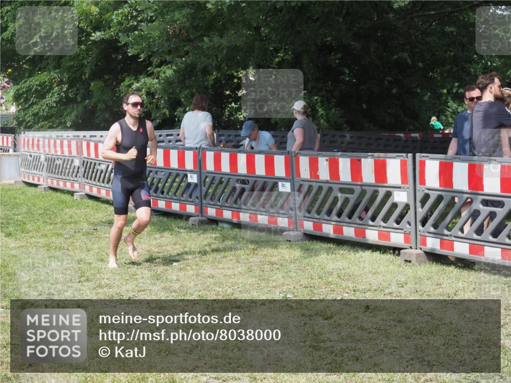 15.06.2025 - 27. Vierlanden-Triathlon KatJ http://msf.ph/oto/8038000 15.06.2025 11:31:14 Schwimmen  meine-sportfotos.de