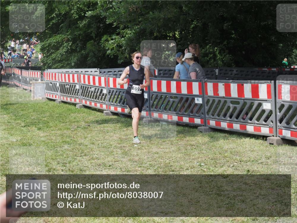 15.06.2025 - 27. Vierlanden-Triathlon KatJ http://msf.ph/oto/8038007 15.06.2025 11:31:20 Schwimmen  meine-sportfotos.de