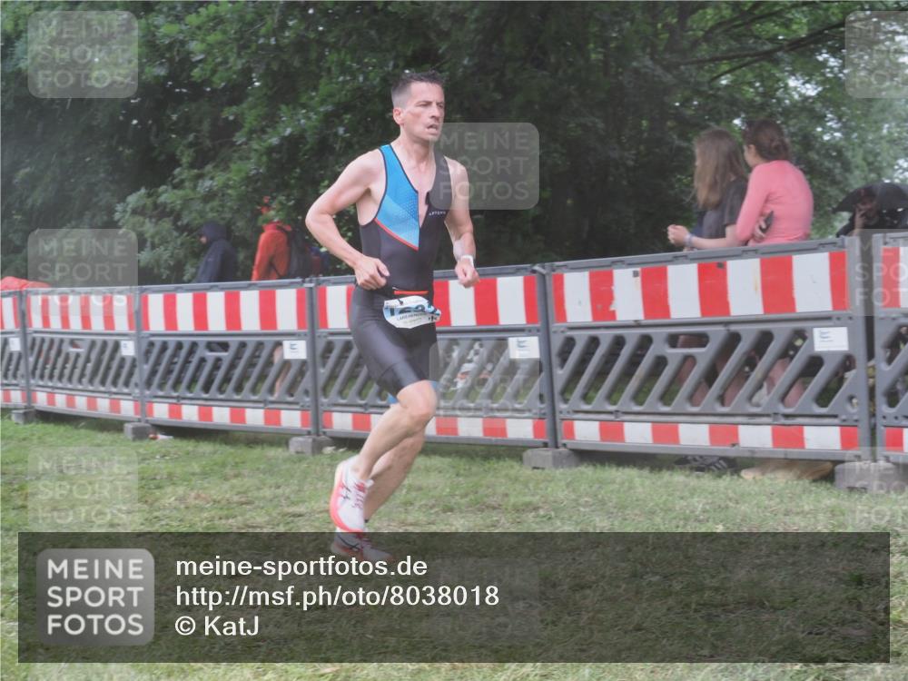 21.06.2025 - 27. Vierlanden-Triathlon KatJ http://msf.ph/oto/8038018 15.06.2025 14:19:56 Ziel 1232, 1310 meine-sportfotos.de