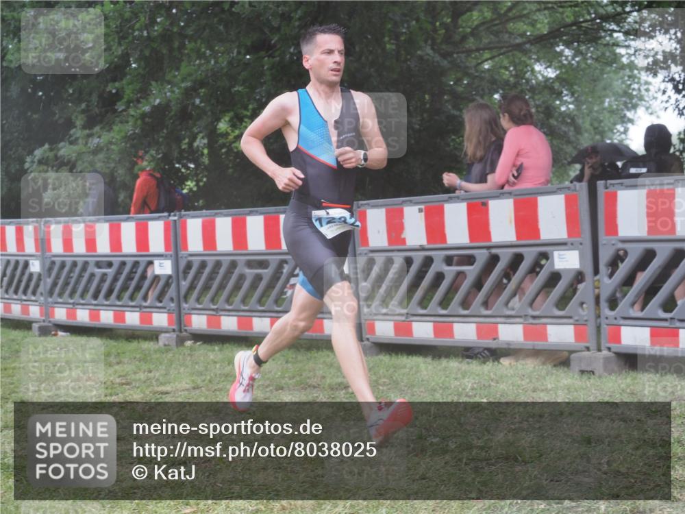 21.06.2025 - 27. Vierlanden-Triathlon KatJ http://msf.ph/oto/8038025 15.06.2025 14:19:56 Ziel 1232, 1310 meine-sportfotos.de