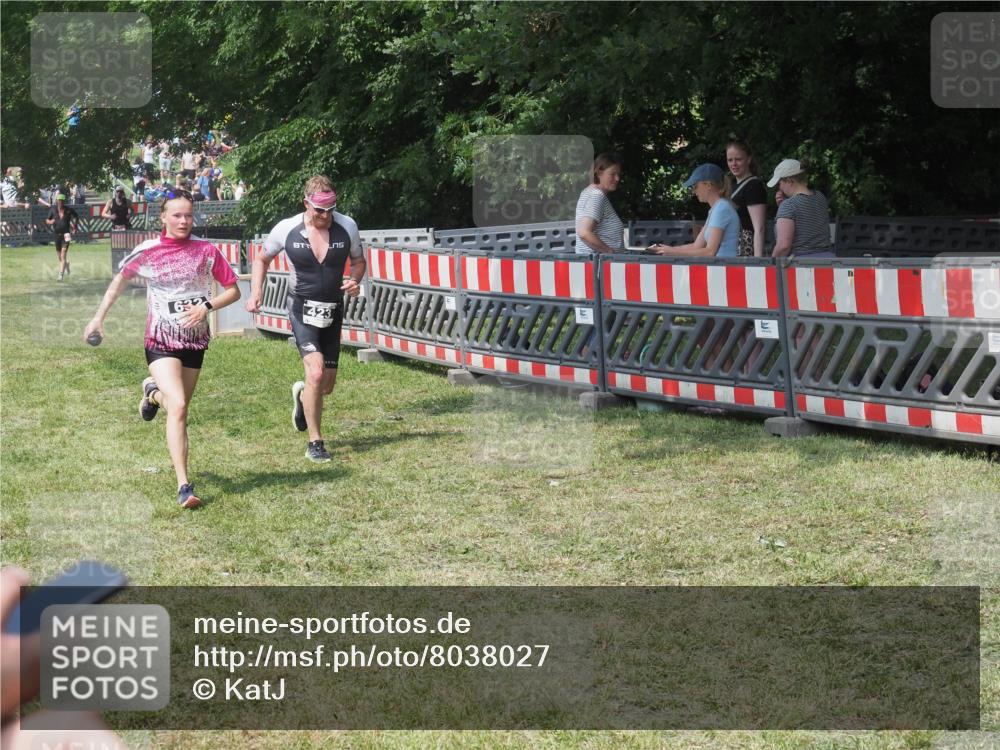 15.06.2025 - 27. Vierlanden-Triathlon KatJ http://msf.ph/oto/8038027 15.06.2025 11:31:22 Schwimmen  meine-sportfotos.de