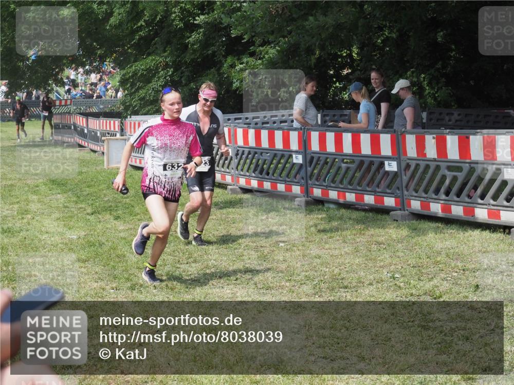 15.06.2025 - 27. Vierlanden-Triathlon KatJ http://msf.ph/oto/8038039 15.06.2025 11:31:23 Schwimmen  meine-sportfotos.de