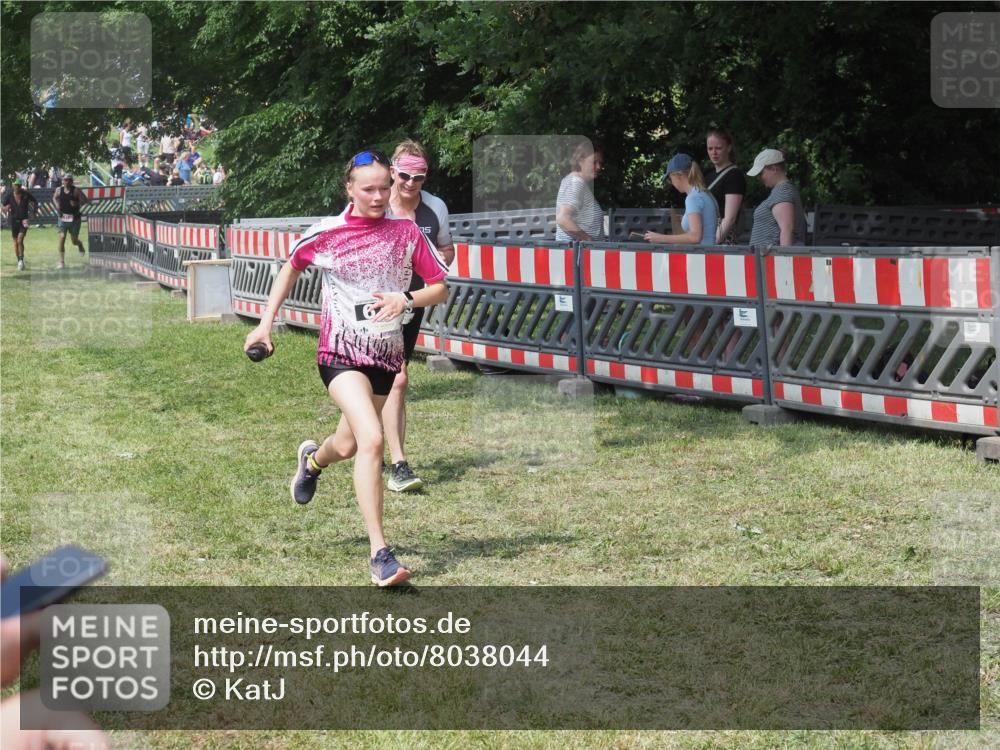 15.06.2025 - 27. Vierlanden-Triathlon KatJ http://msf.ph/oto/8038044 15.06.2025 11:31:23 Schwimmen  meine-sportfotos.de