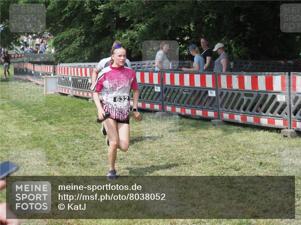 15.06.2025 - 27. Vierlanden-Triathlon KatJ http://msf.ph/oto/8038052 15.06.2025 11:31:23 Schwimmen  meine-sportfotos.de