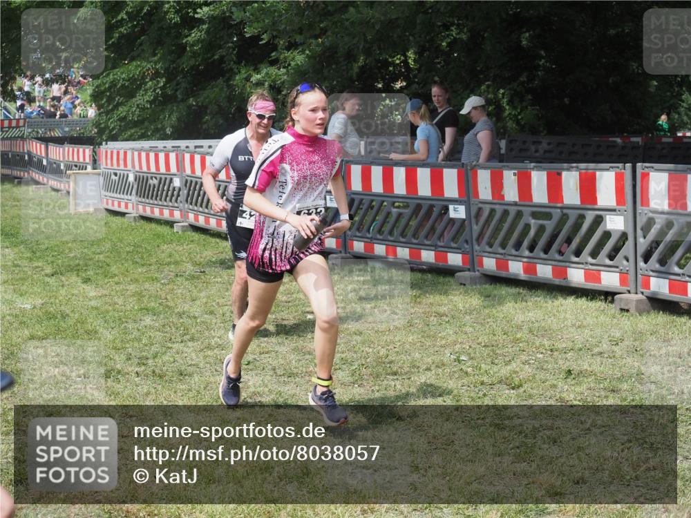 15.06.2025 - 27. Vierlanden-Triathlon KatJ http://msf.ph/oto/8038057 15.06.2025 11:31:23 Schwimmen  meine-sportfotos.de