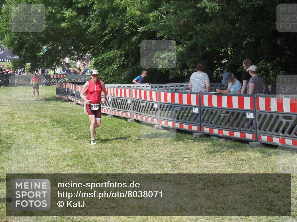 15.06.2025 - 27. Vierlanden-Triathlon KatJ http://msf.ph/oto/8038071 15.06.2025 11:31:53 Schwimmen  meine-sportfotos.de