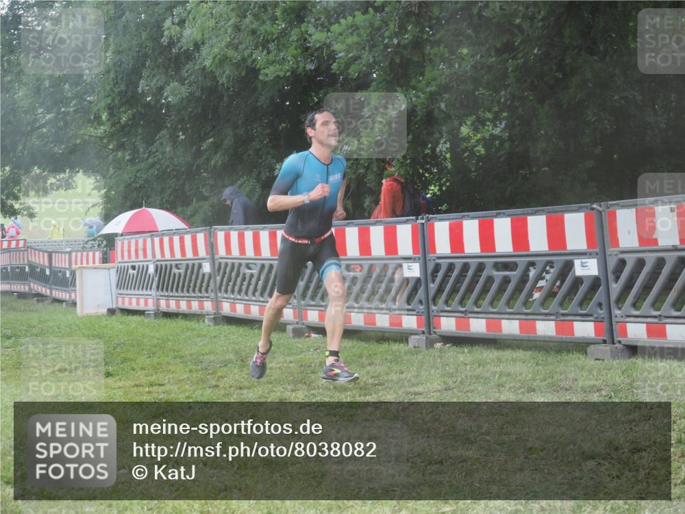 21.06.2025 - 27. Vierlanden-Triathlon KatJ http://msf.ph/oto/8038082 15.06.2025 14:20:02 Ziel 1310 meine-sportfotos.de