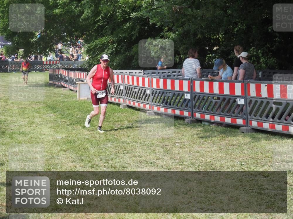 15.06.2025 - 27. Vierlanden-Triathlon KatJ http://msf.ph/oto/8038092 15.06.2025 11:31:54 Schwimmen  meine-sportfotos.de