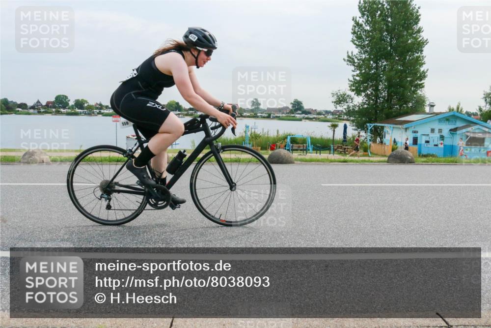15.06.2025 - 27. Vierlanden-Triathlon H.Heesch http://msf.ph/oto/8038093 15.06.2025 10:55:33 Radfahren 167, 221, 559 meine-sportfotos.de