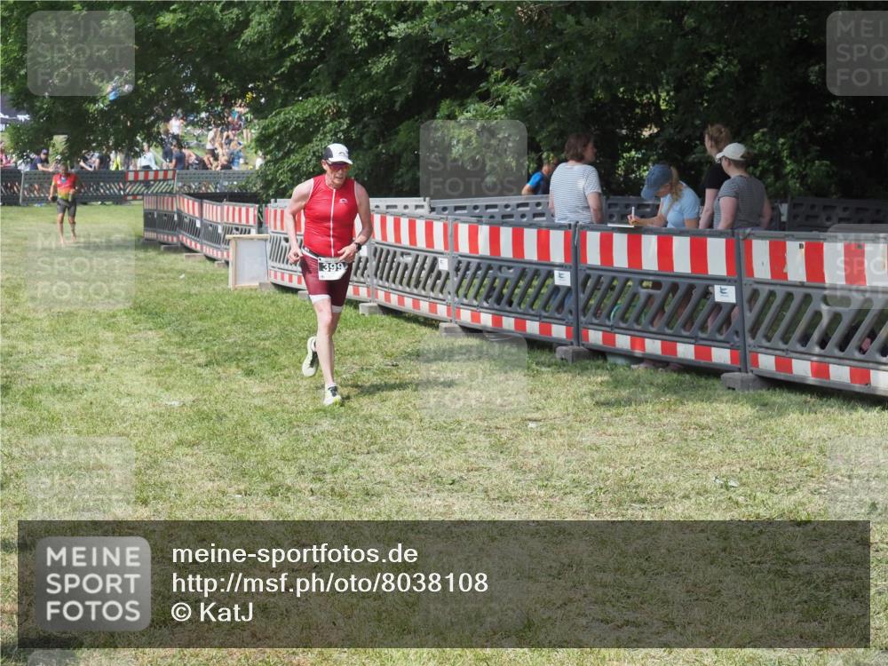 15.06.2025 - 27. Vierlanden-Triathlon KatJ http://msf.ph/oto/8038108 15.06.2025 11:31:54 Schwimmen  meine-sportfotos.de